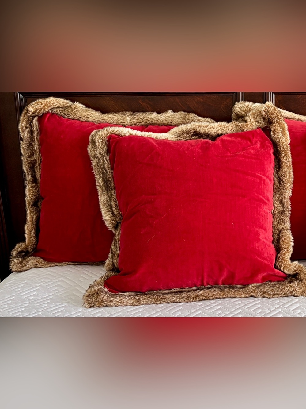Set of 2 Pottery Barn Red Velvet Faux Fur Holiday Pillow Covers 20x20 Set of 2